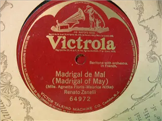 small_victrola 64972.webp